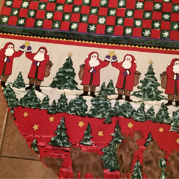 Christmas Santa No Tag Cloth Rectangular 86 x 62” Inches Pre-Owned Tablecloth - Picture 3 of 4